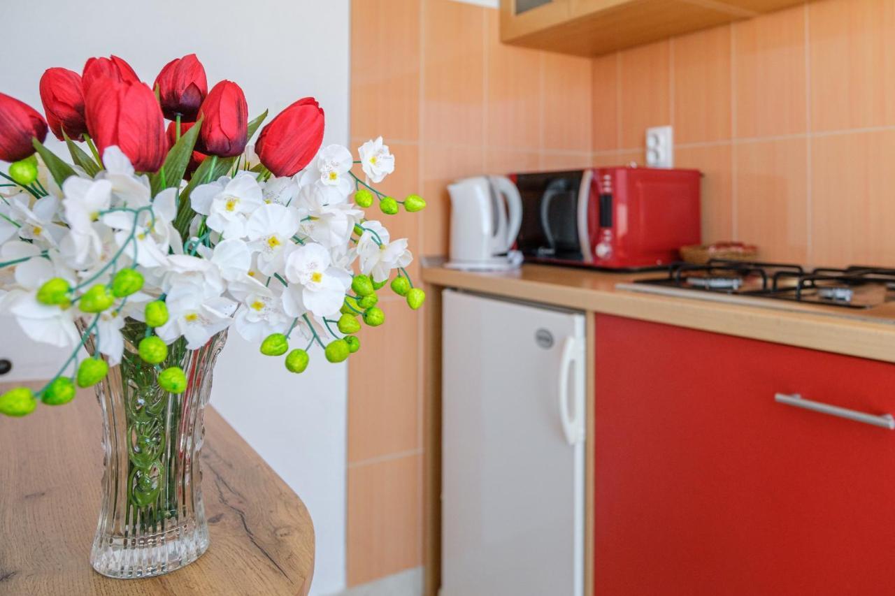 Rooms Sani Брела Екстериор снимка